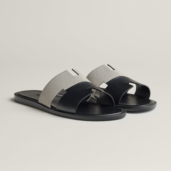 Hermès Izmir sandal 'Prunoir / Noir'