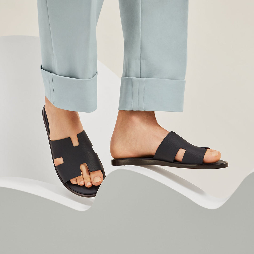 Hermès Izmir sandal 'Marine'