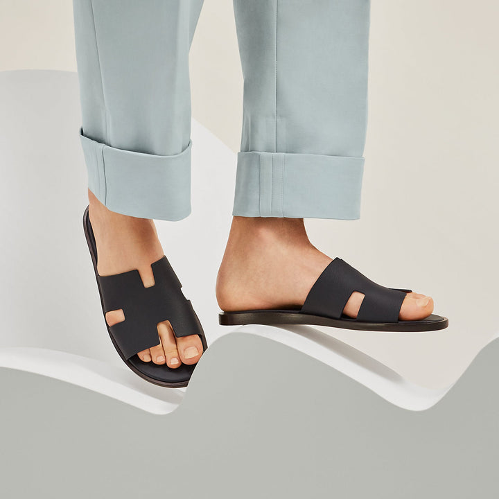Hermès Izmir sandal 'Marine'