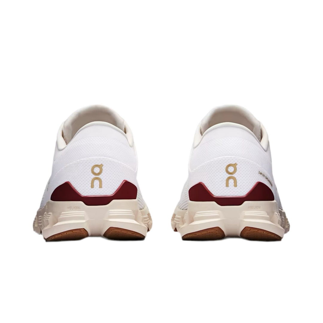 On running X 4 'Pearl Ivory'