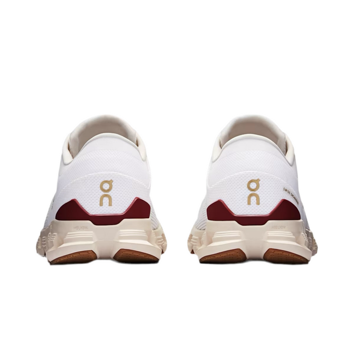 On running X 4 'Pearl Ivory'