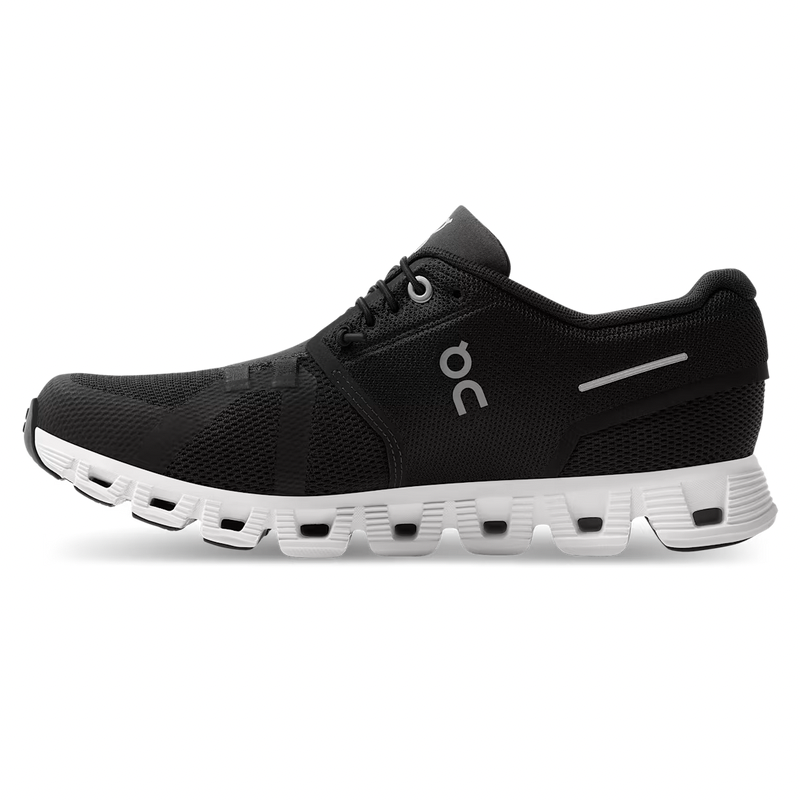 On Running Cloud 5 Black/White